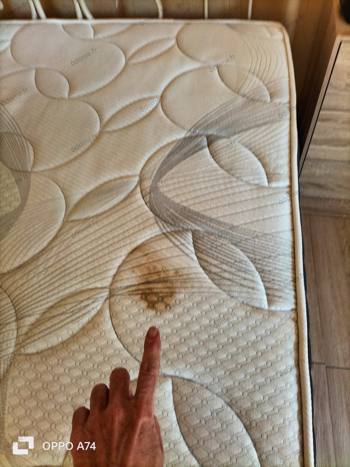 Canapé microfibre taché